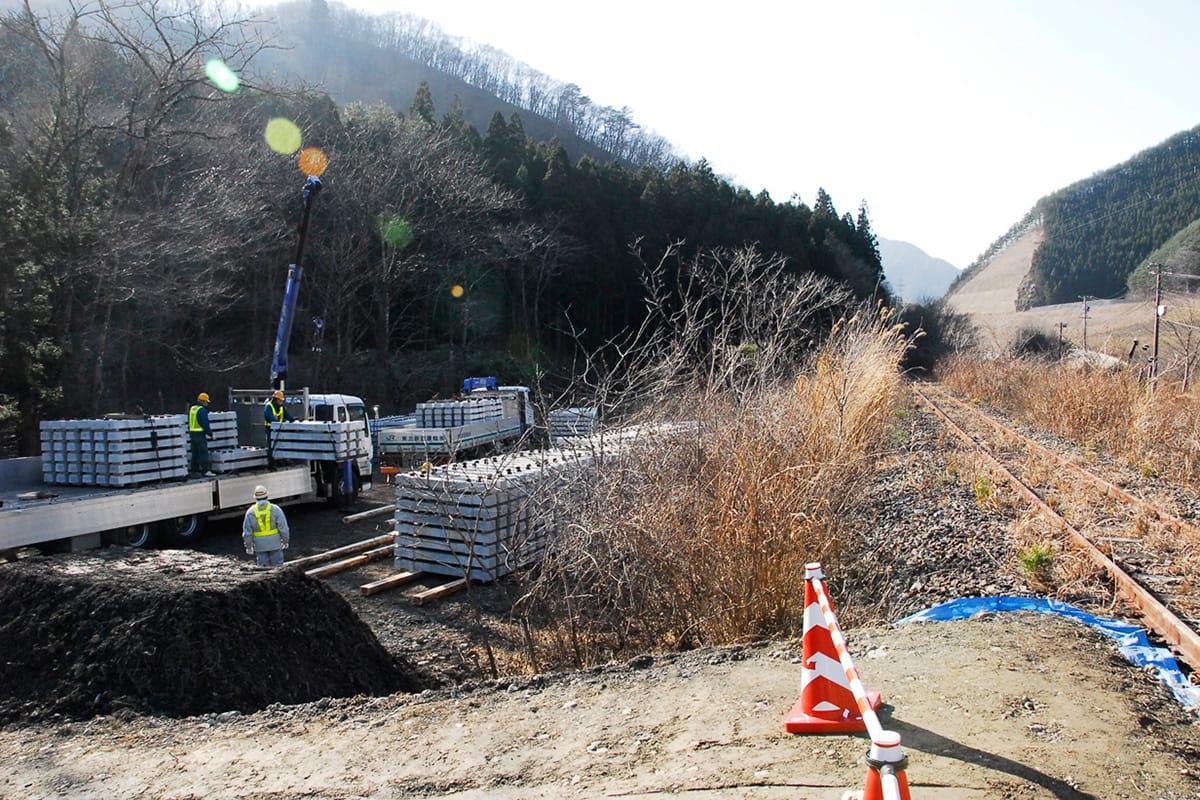 枕木の交換作業から着手した山田線南工区の復旧工事