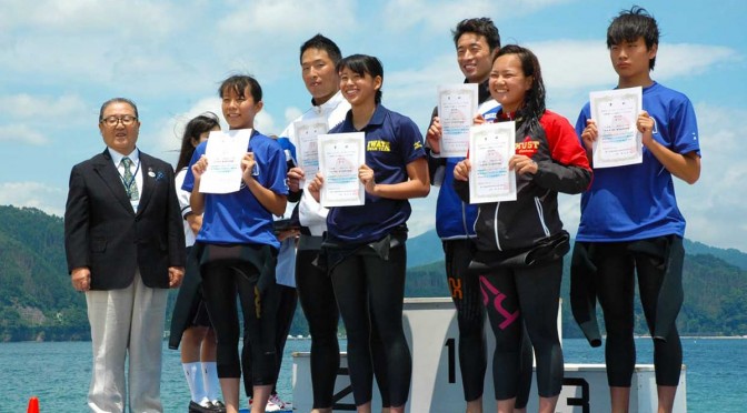 釜石出身の石川選手（前列左から３人目）ら大会入賞者