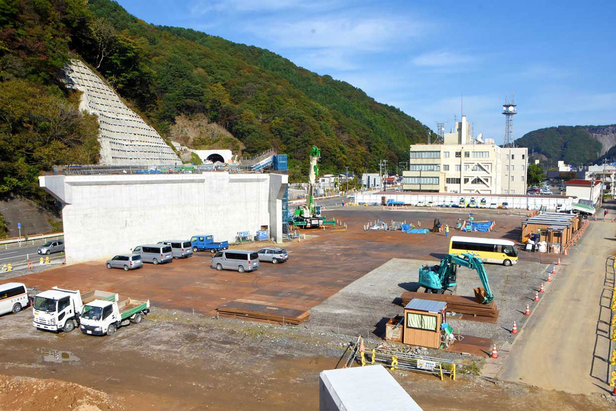 新町に建設が進む釜石中央インターチェンジ
