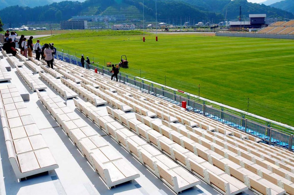 復興の翼 スタジアム完成、白い大屋根「船出」の帆をイメージ〜釜石