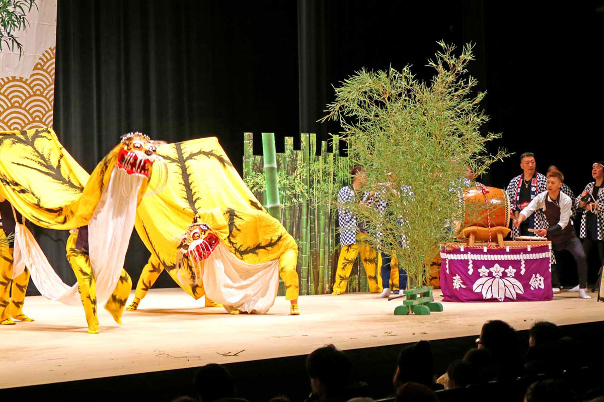 釜石市の無形文化財に指定されている「尾崎町虎舞」