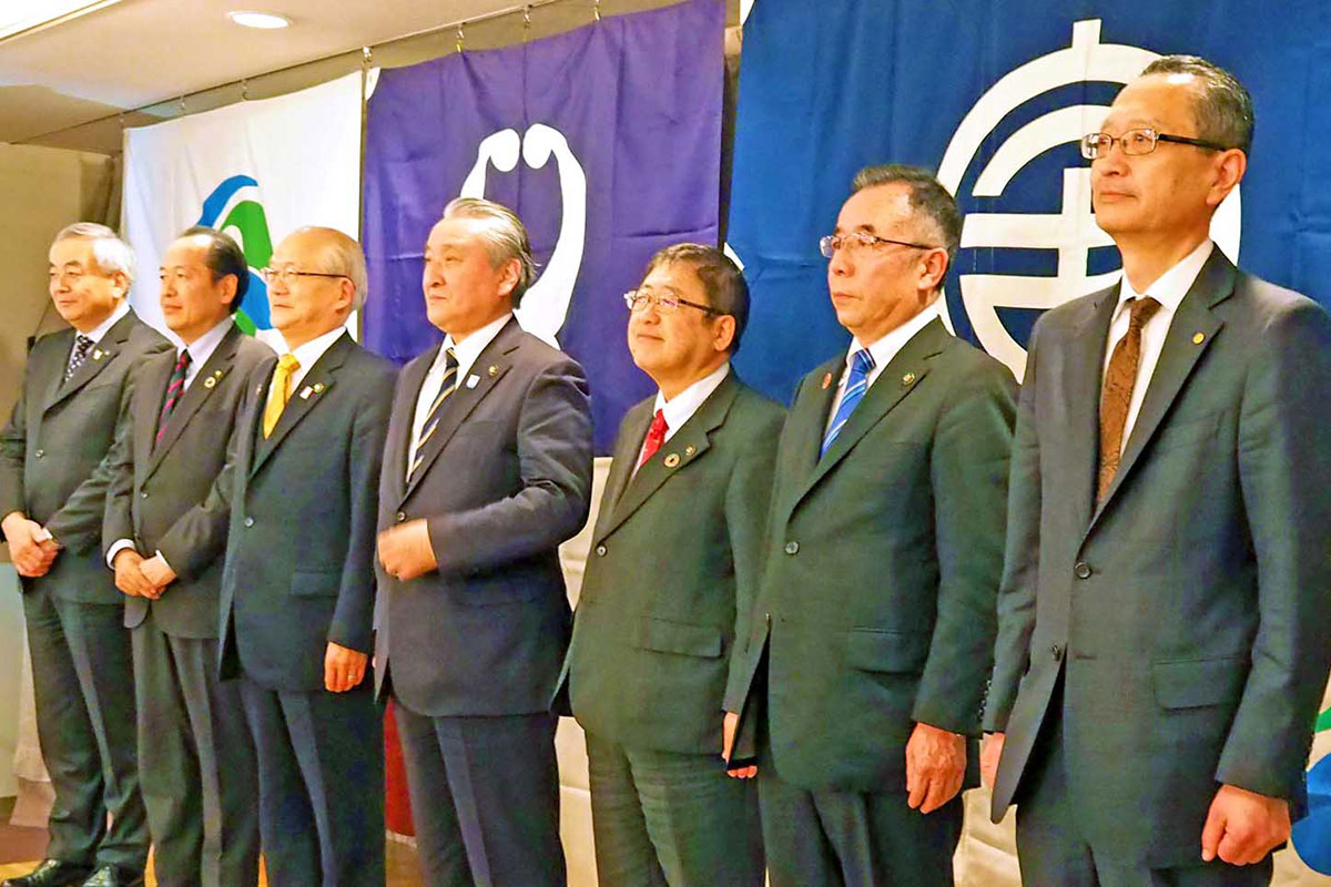 三陸沿岸都市会議で釜石市に集まった７市の代表
