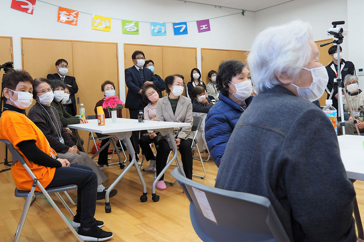 住民同士の交流、つながりを生み出そうと初めて開かれた平田地区の「つながるカフェ」