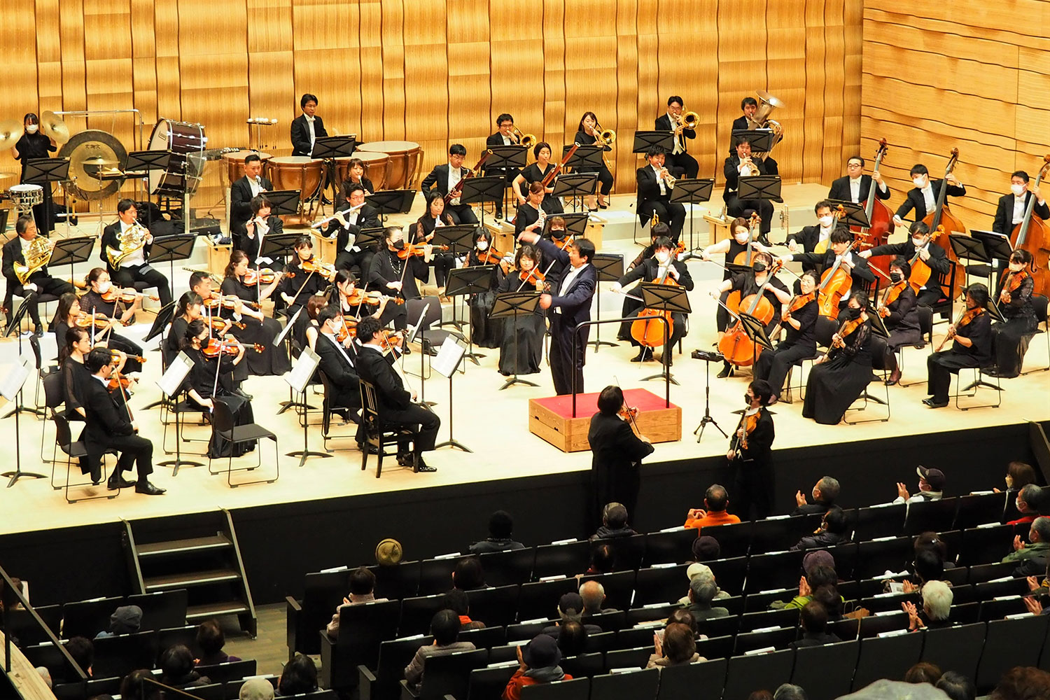 11年ぶりの釜石公演で観客を楽しませた吉田正記念オーケストラ