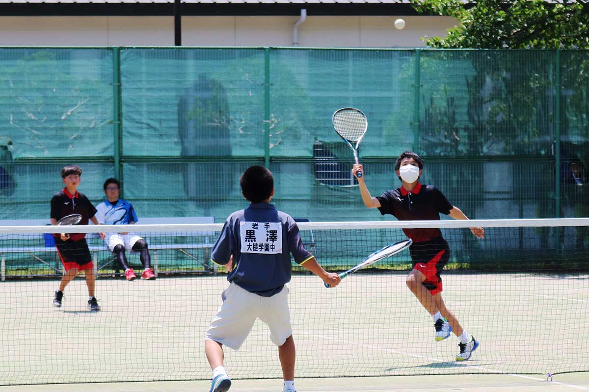 ソフトテニス男子は釜石、大槌の２校が県大会出場権をかけ対戦＝大槌高