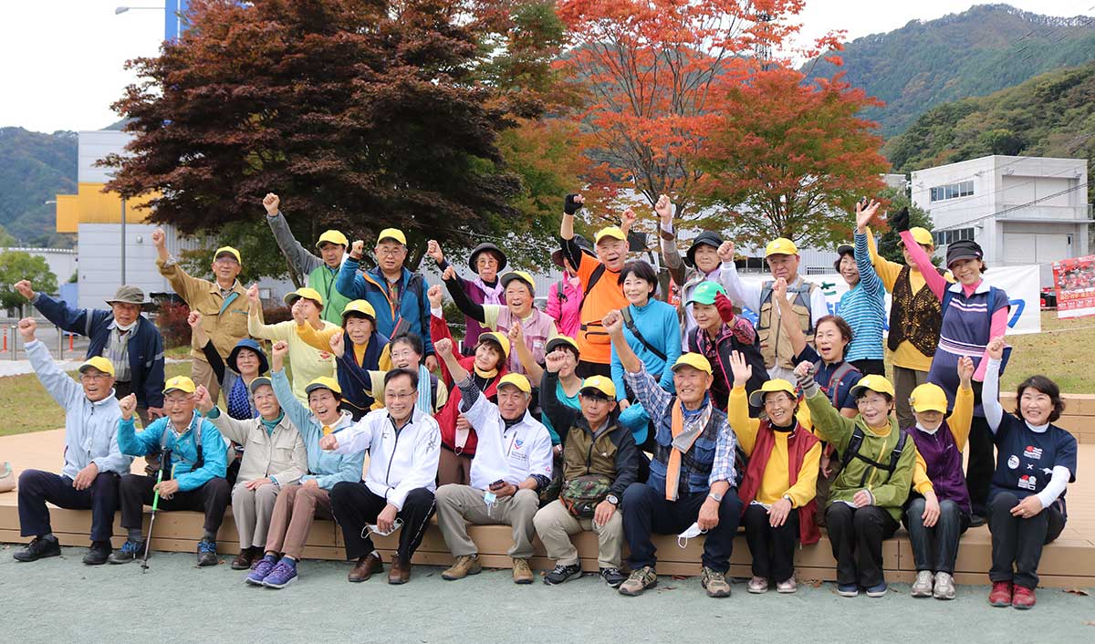 昨年、創立２０周年を迎えた釜石市ウオーキング協会の会員。末永い活動を誓う