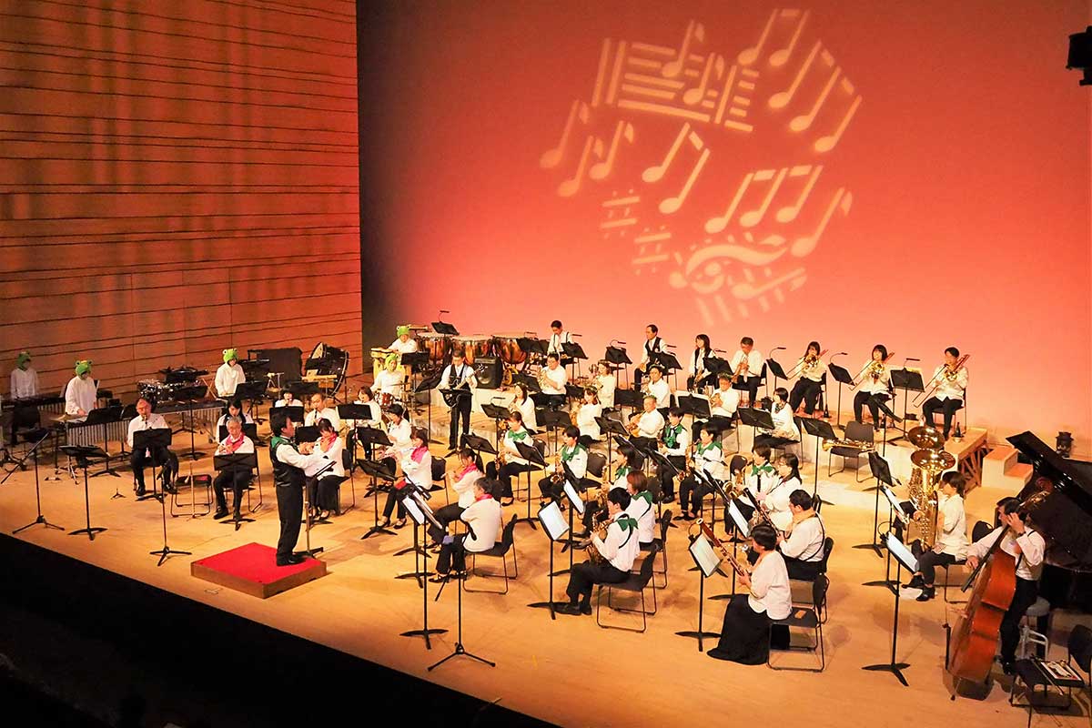 息の合った演奏を披露する釜石市民吹奏楽団