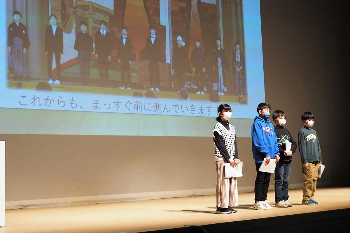栗林小児童は大島高任と鉄づくりを題材にした創作劇を紹介した