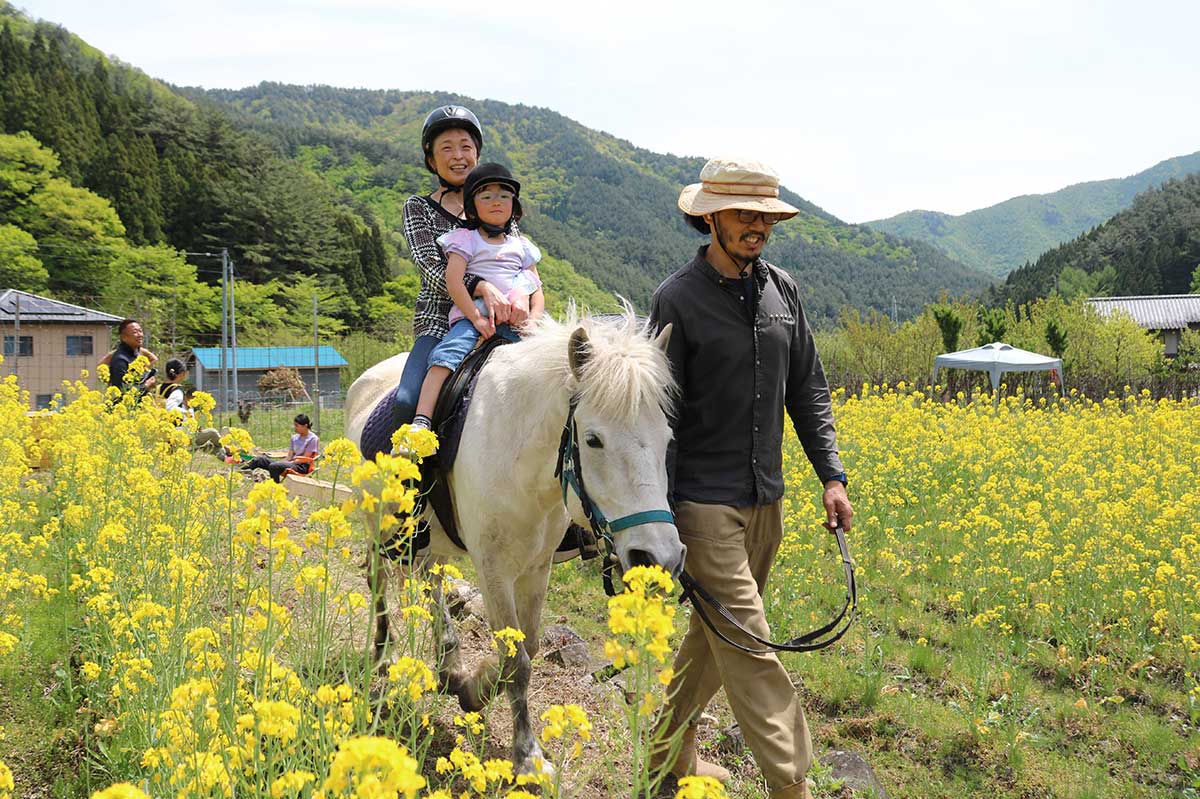 橋野町でホースセラピーを行う三陸駒舎は乗馬体験を提供。馬上からの景色は？