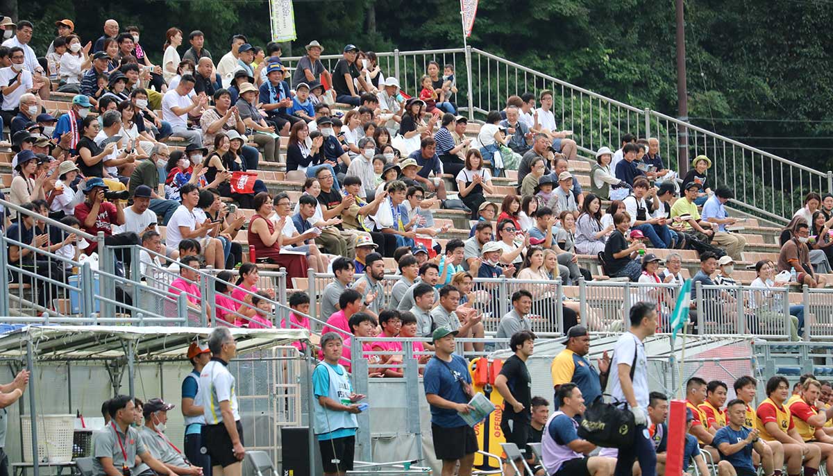 当日は釜石まんぷくフェスも同時開催。絆マッチは約630人が観戦した　