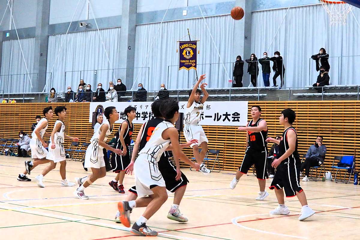 釜石の中学生が熱戦を繰り広げたバスケットボール大会