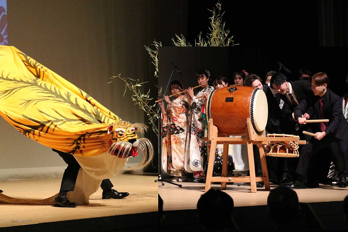 釜石の同式典恒例となった郷土芸能・虎舞の披露