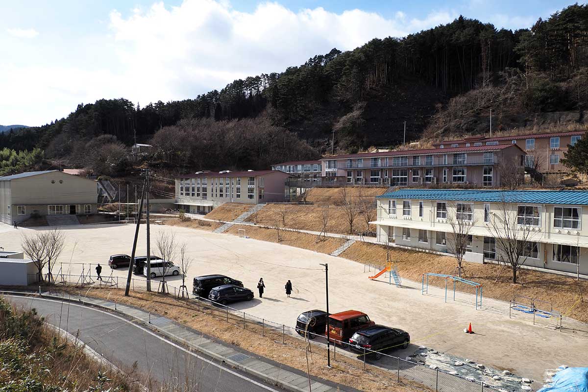 東日本大震災後に完成した唐丹小の校舎。中学生と共に学ぶ