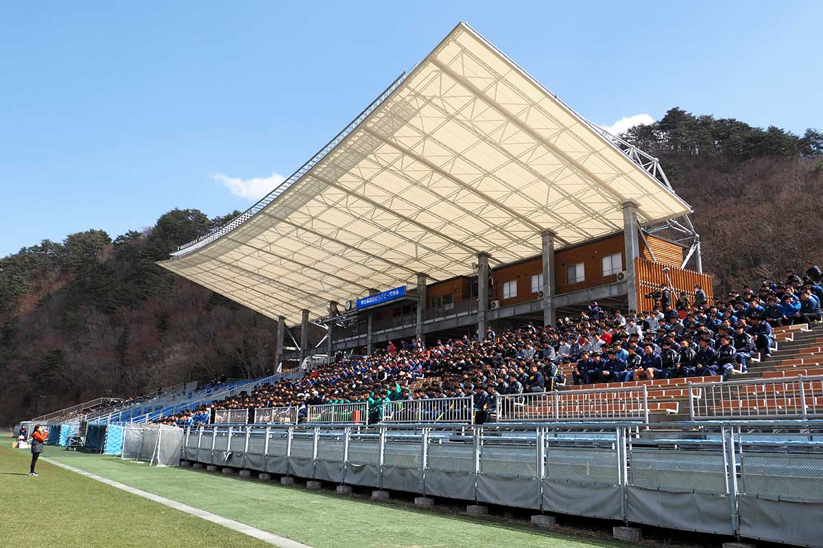 釜石鵜住居復興スタジアムに集った高校ラグビー部の選手たち