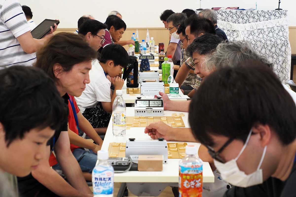 釜石を舞台に熱戦を繰り広げた岩手と秋田の将棋愛好家ら