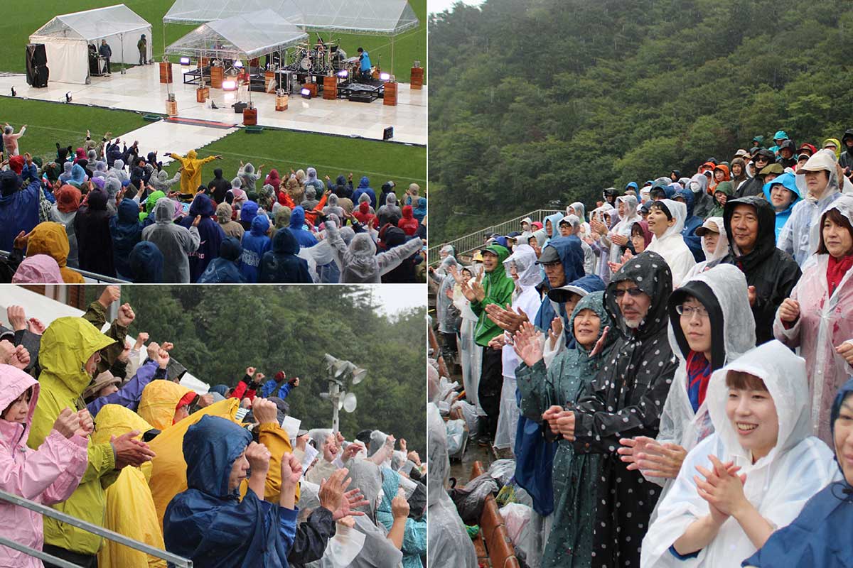 あいにくの雨を吹き飛ばす熱気で盛り上がったライブ会場