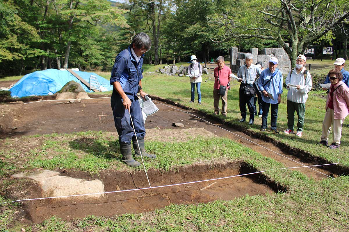 今回の試掘調査で柱穴が見られ、長屋建物跡と確認されたエリア