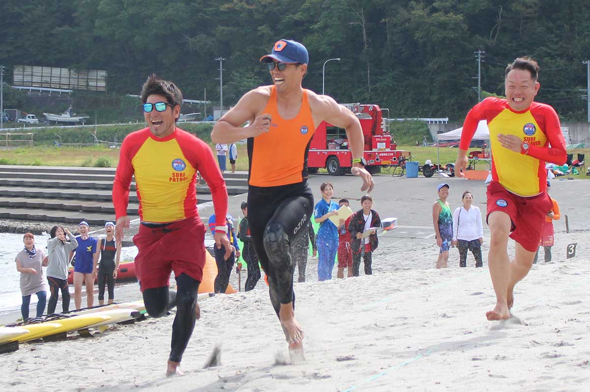 根浜海岸で開かれた第2回さんりくリアスカップライフセービング競技大会