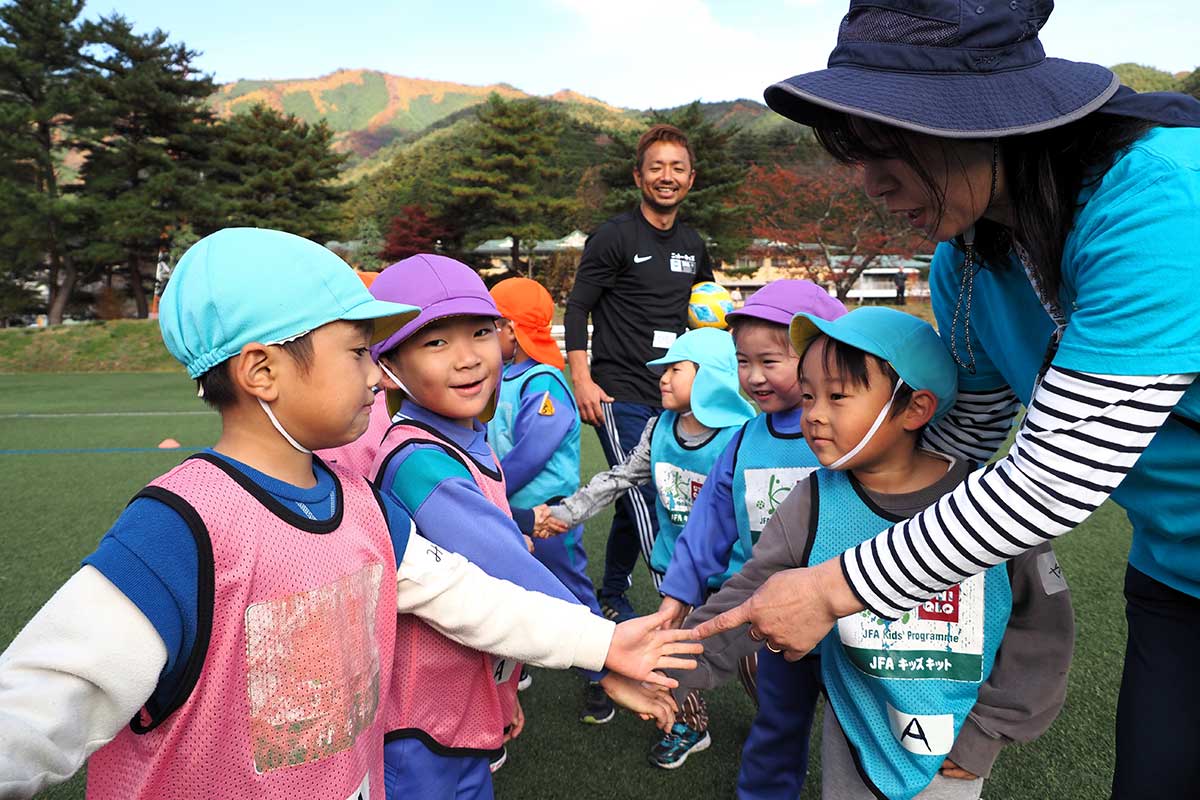 試合後には握手して「ありがとう」と笑顔を交換