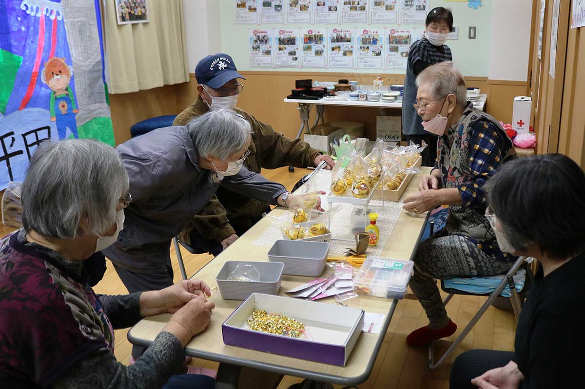 11月に行われた平田公民館まつりでは初の販売活動も。売り上げは材料購入のための費用に充てる