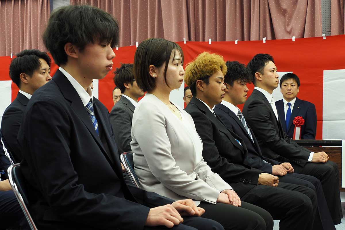 いわて水産アカデミーの入講式に臨む7期生