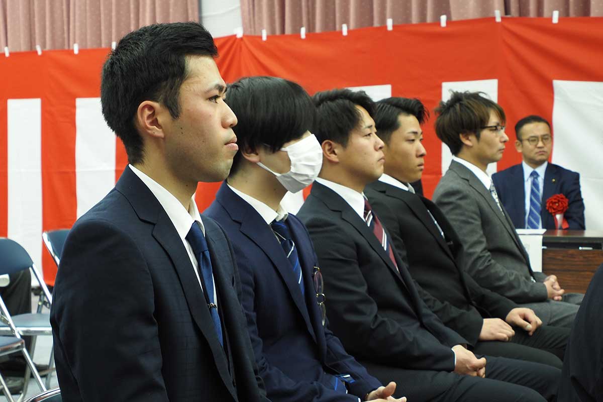 前を向く研修生。夢や目標の実現へ気持ちを新たにする