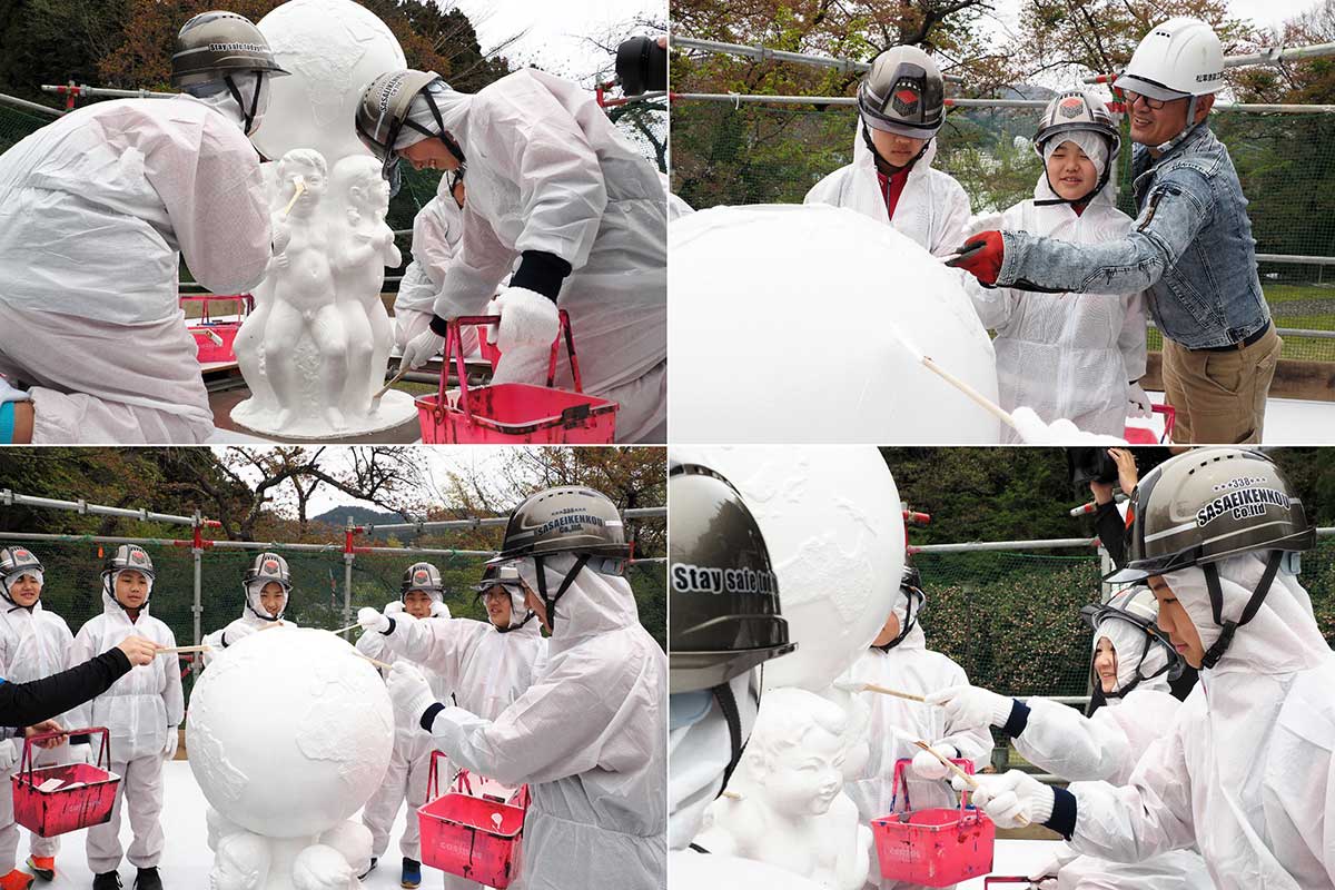 子どもたちは職人に教わりながら楽しく作業を進めた