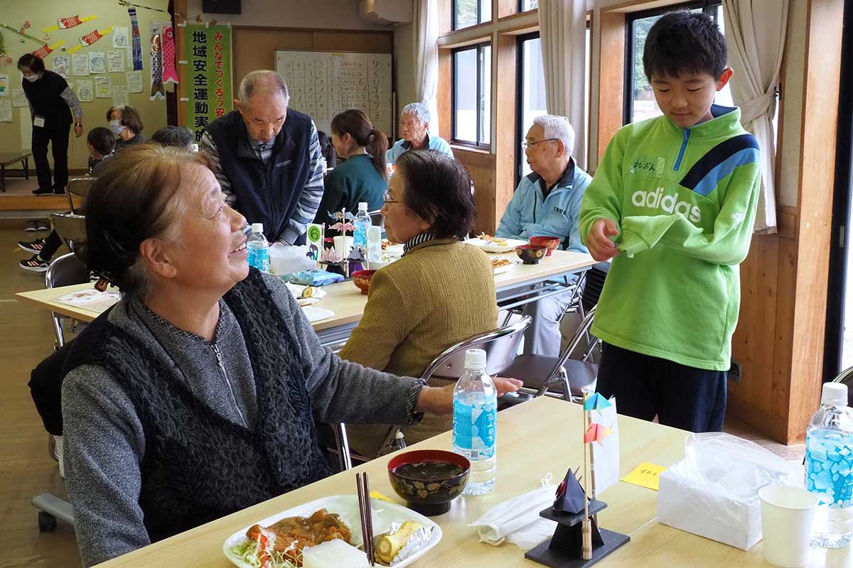子どもも大人も地域住民が集う「にこ食」はこれからも
