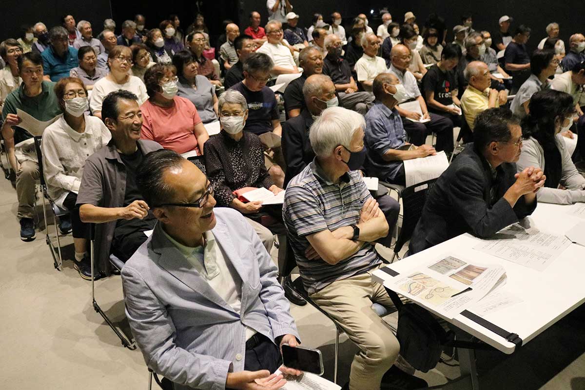 講演会には市内外から約100人が来場し、関心の高さを伺わせた