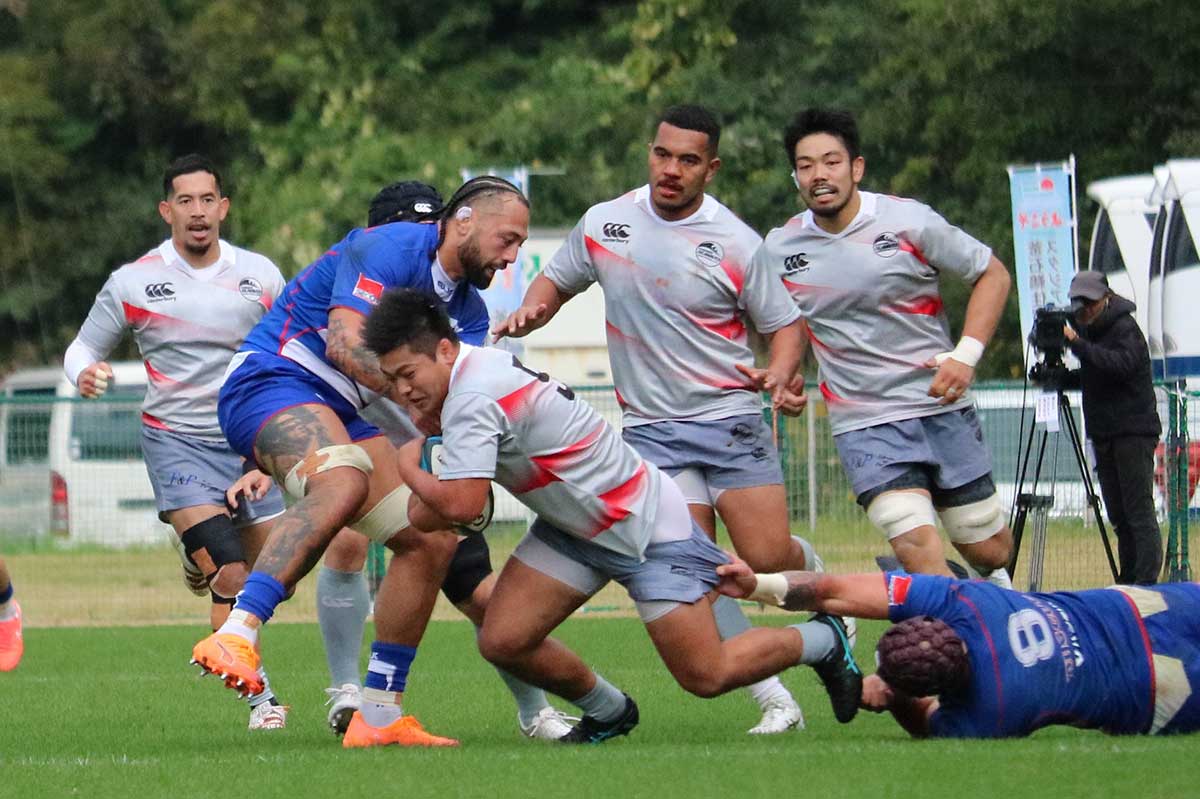 釜石は後半開始時に、選手15人全員を入れ替えた