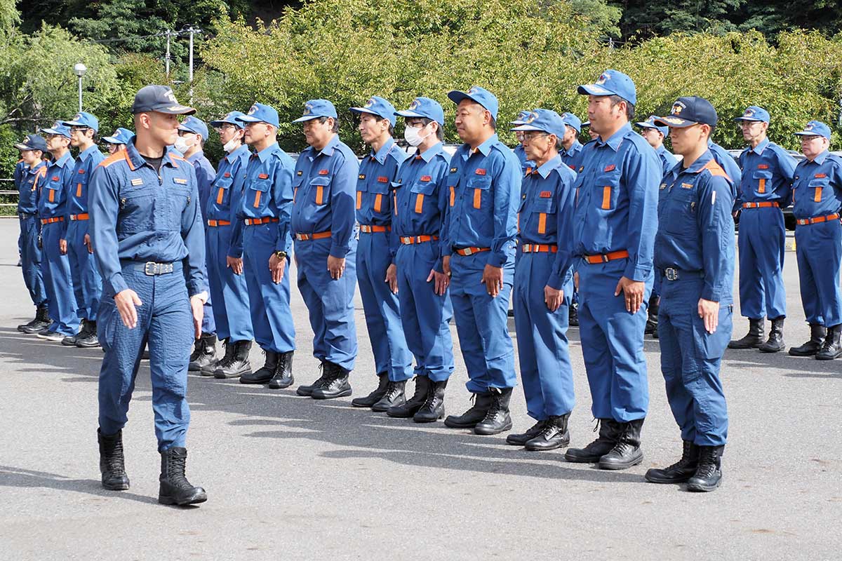 消防活動の基本となる礼式訓練