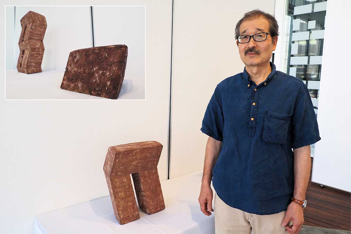 角ばった造形は「時の栞」シリーズ。遺跡などから想を得る