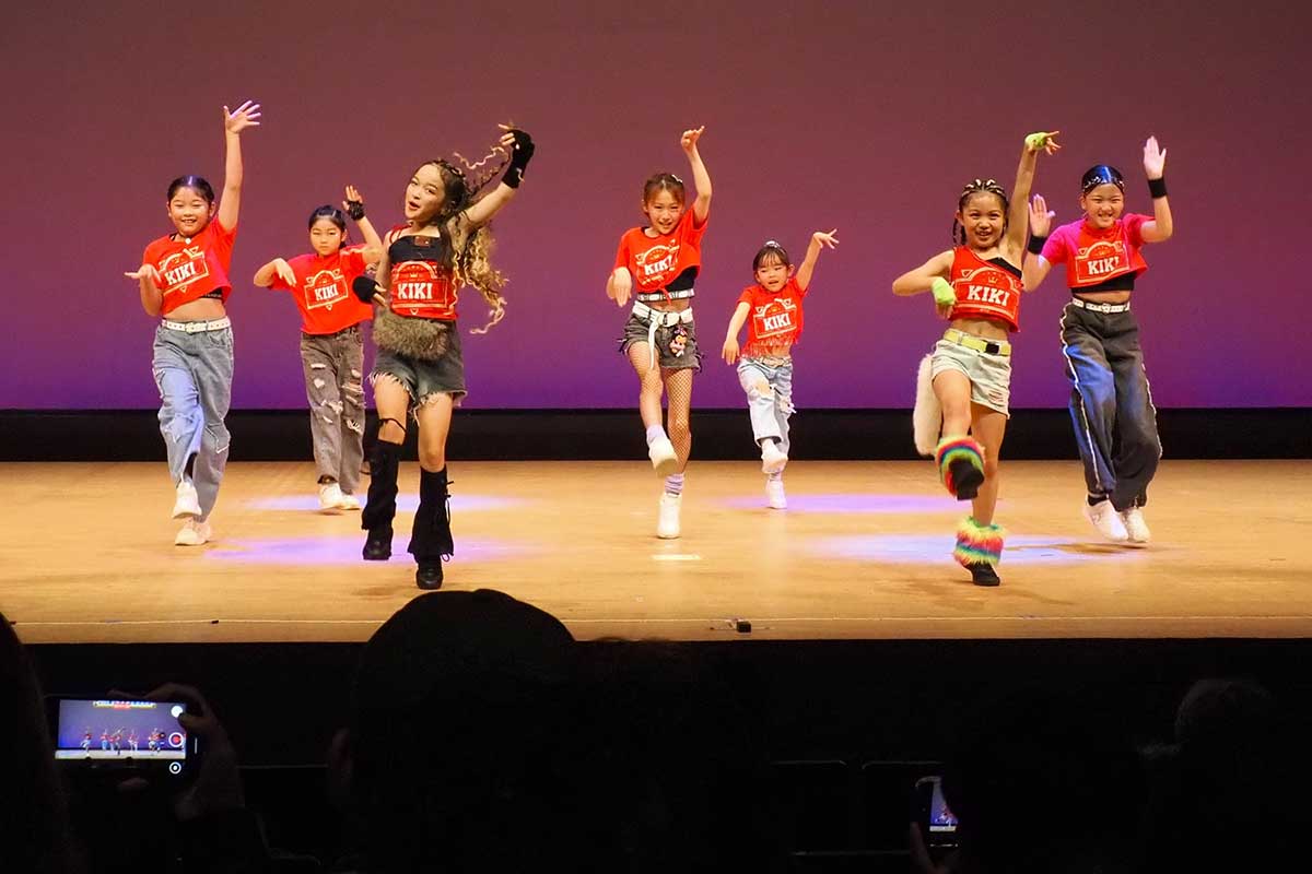 息を合わせて踊るキキダンススクール