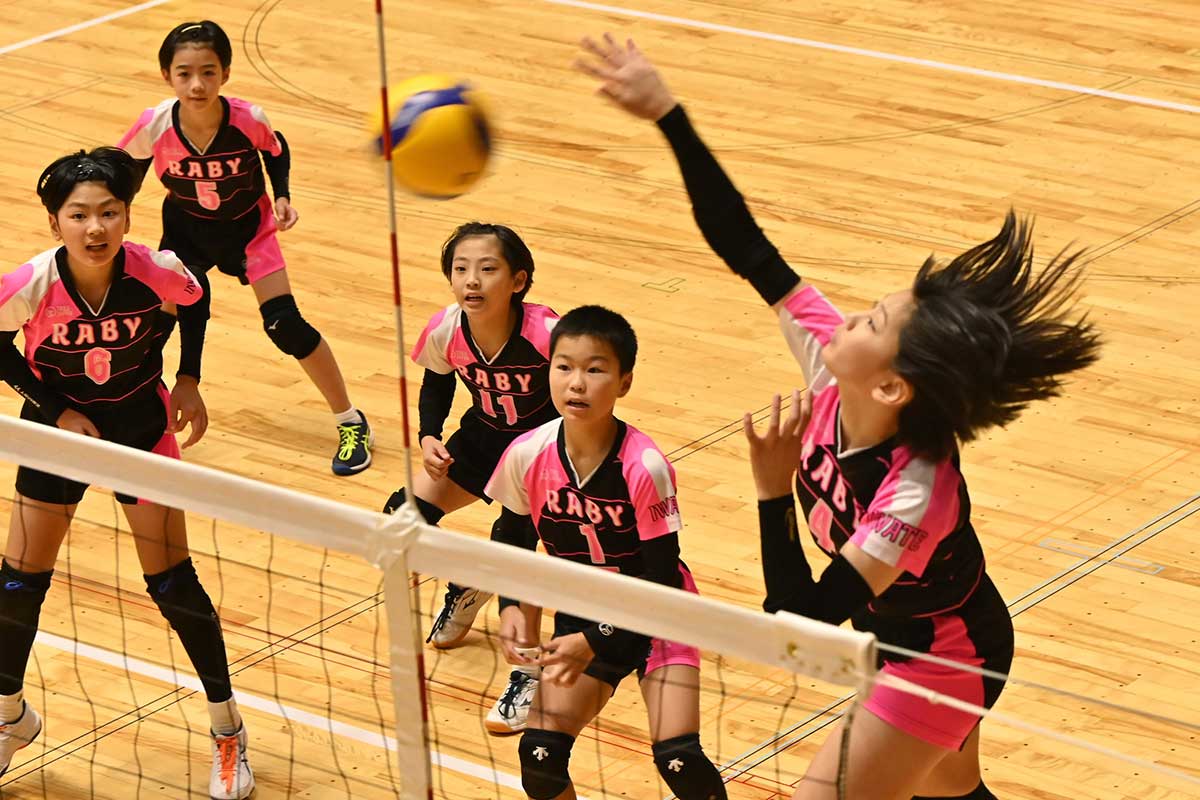 チーム一の高身長、谷藤怜香さんのスパイクは圧巻（同）