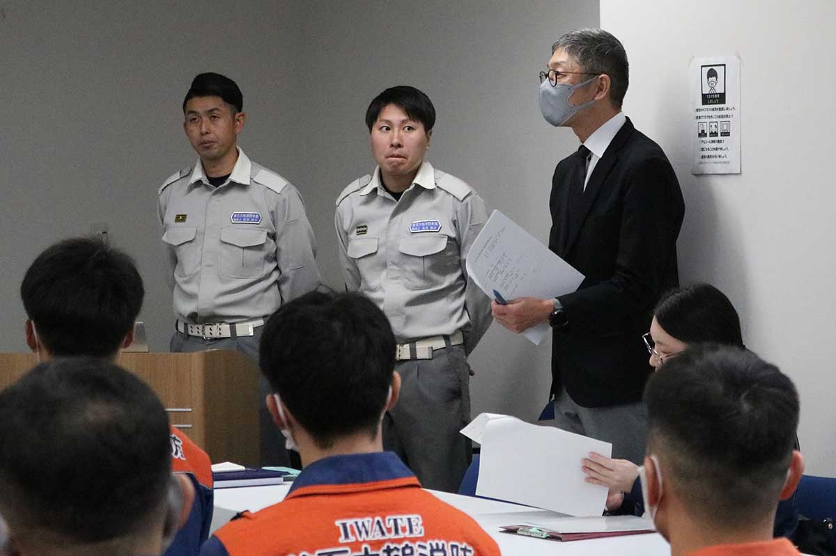 行政職員との意見交換は貴重な機会。互いの活動を知り、今後の連携に生かす