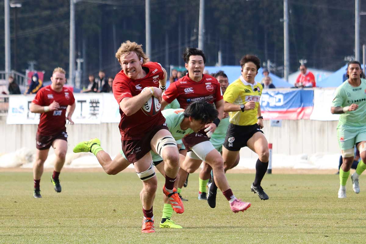 前半6分、センターを破って独走し先制トライを決めたフランカー、アンガス・フレッチャー