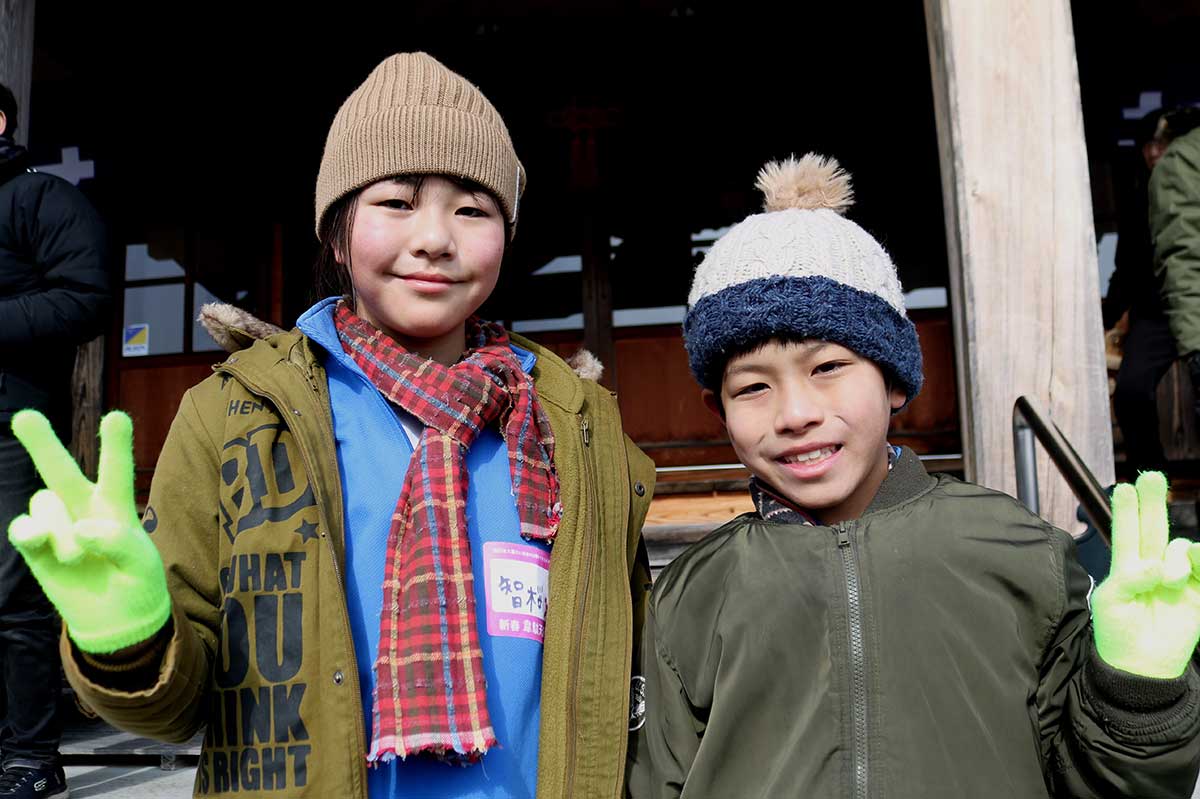 初参加の行事を楽しんだ佐々木智桜（ちさ）さん、智琉（さとる）さん姉弟。津波から命を守る行動を再確認した