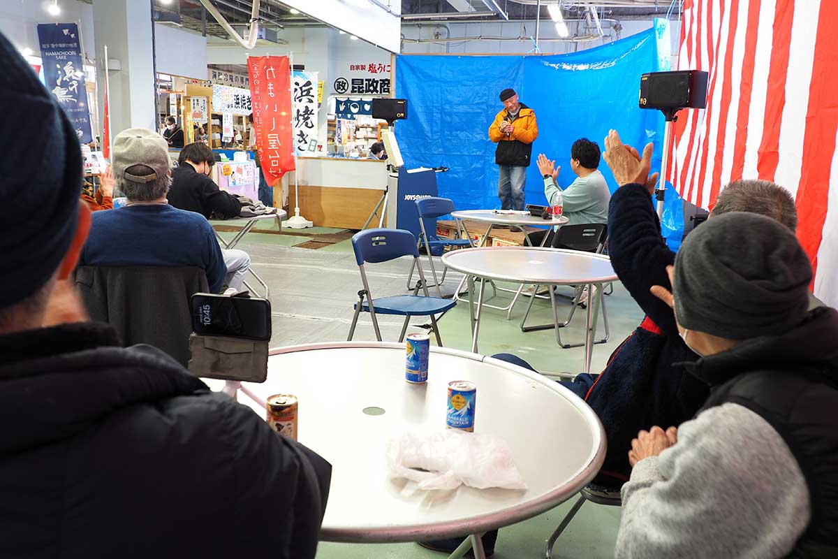 独特な雰囲気で盛り上がるカラオケ祭り
