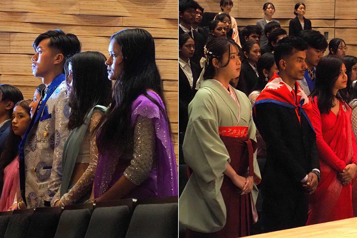 学校での思い出や将来への思いを胸に式に臨む卒業生