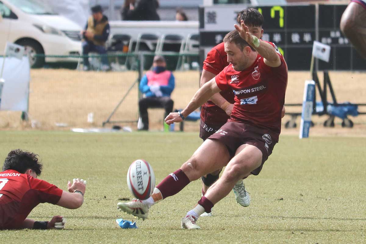 SOミッチェル・ハントは前半でPG2本、コンバージョンキック2本を決め、10得点