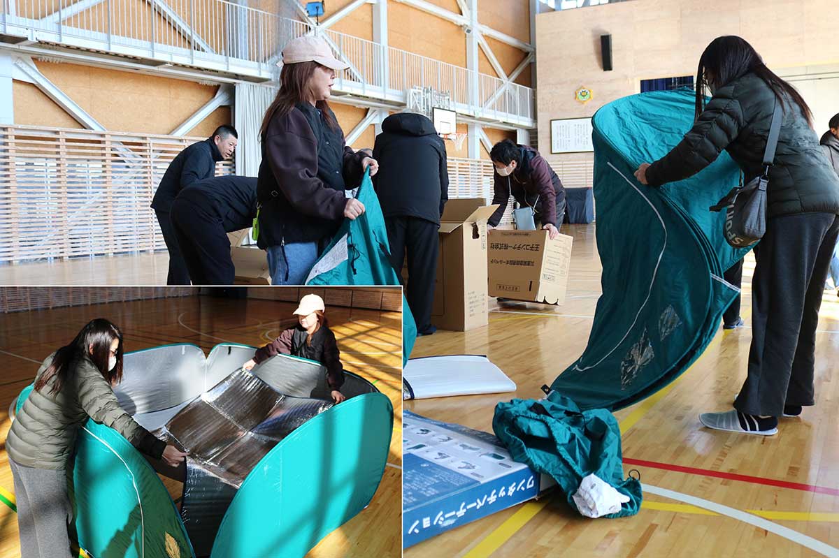 ワンタッチパーテーションの設置も体験。避難所でのプライバシー確保や感染症対策などに役立てられる