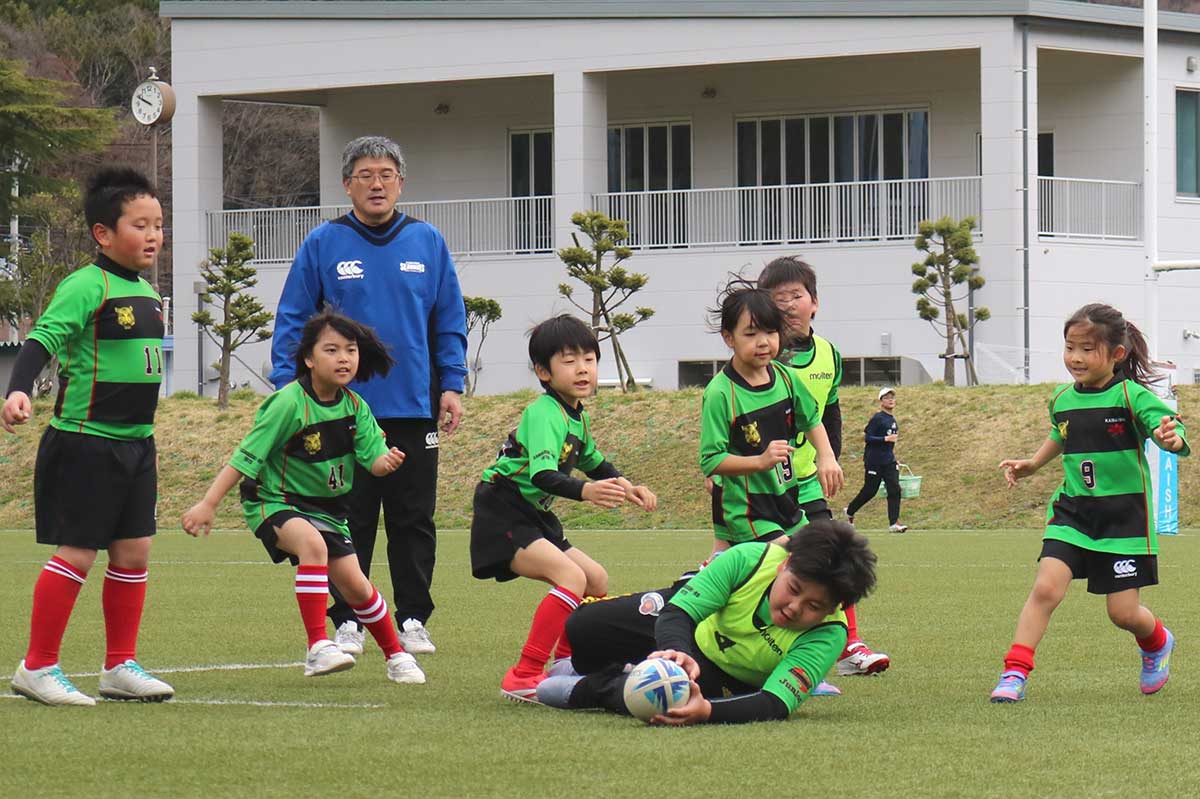 トライ!?　先輩団員はグラウンディングもしっかりと