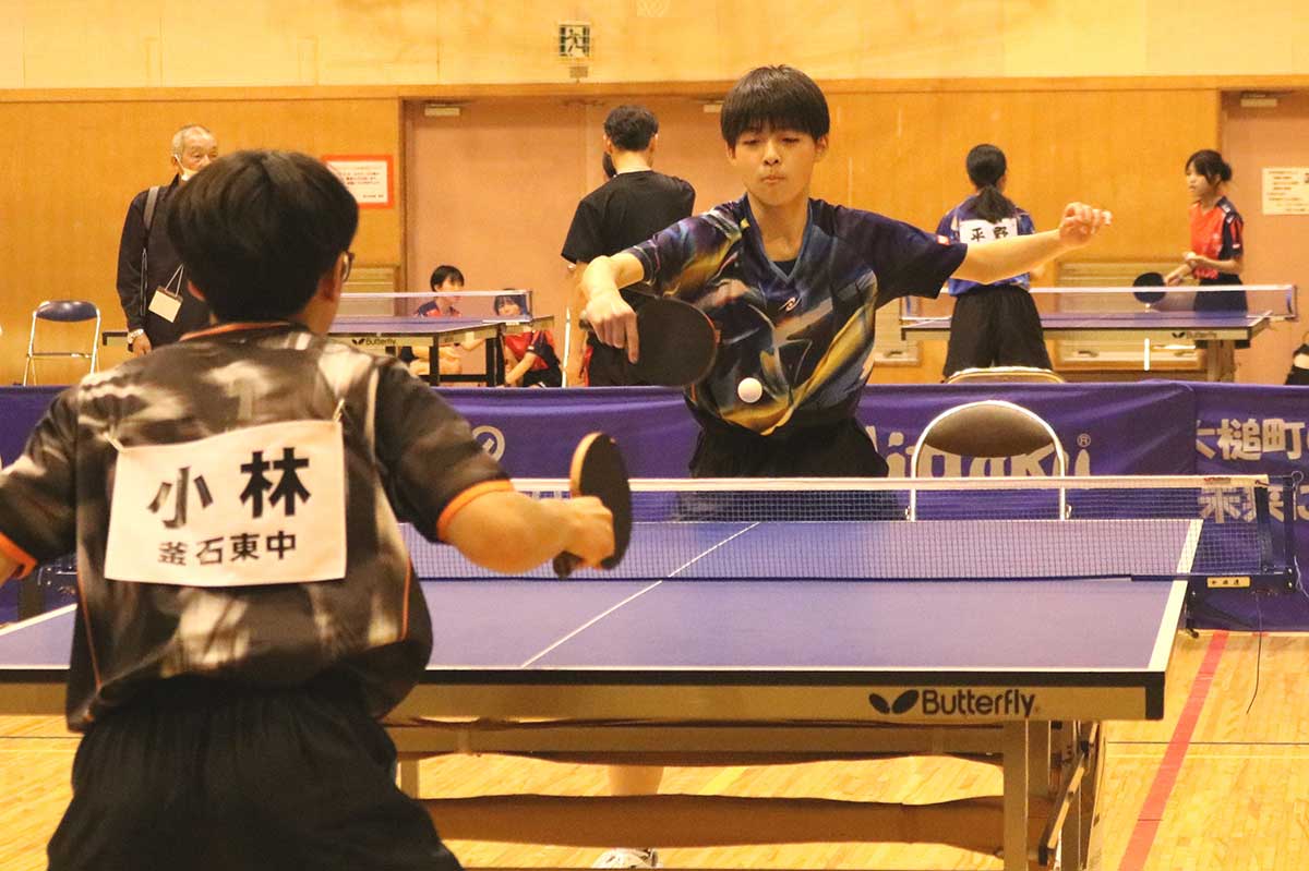 卓球男子個人戦には29人が参加。トーナメント戦で優勝を競い合った