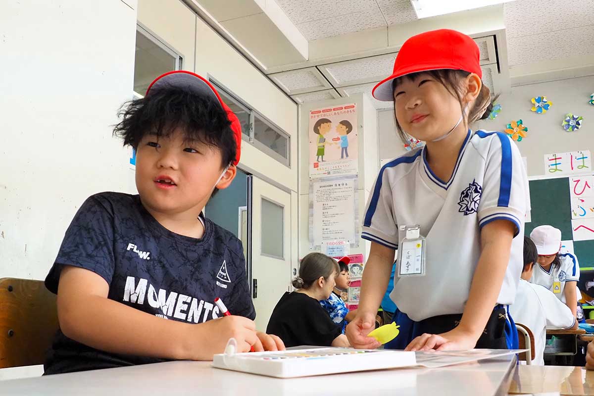 大好きな友達との再会を喜ぶ顔もあったり
