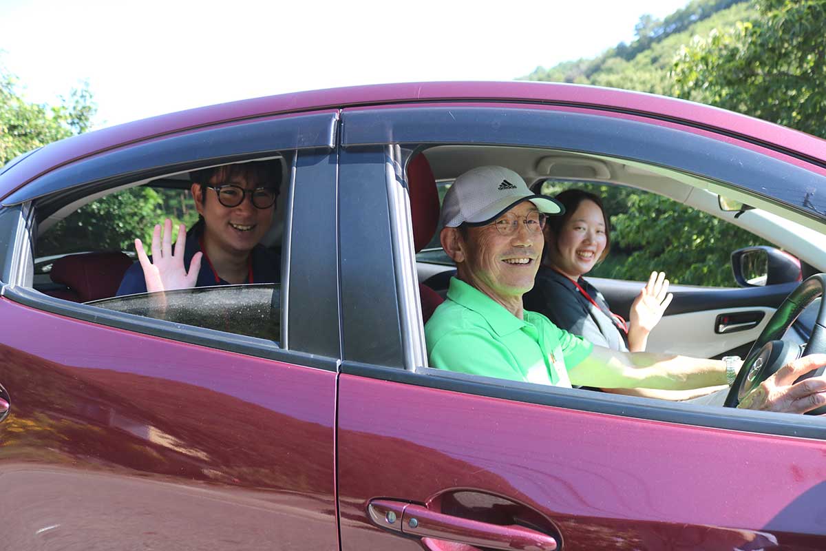 栗橋地域在住ドライバーの自家用車で橋野鉄鉱山へ!「事業者協力型自家用有償旅客運送」の試走会=5日午後