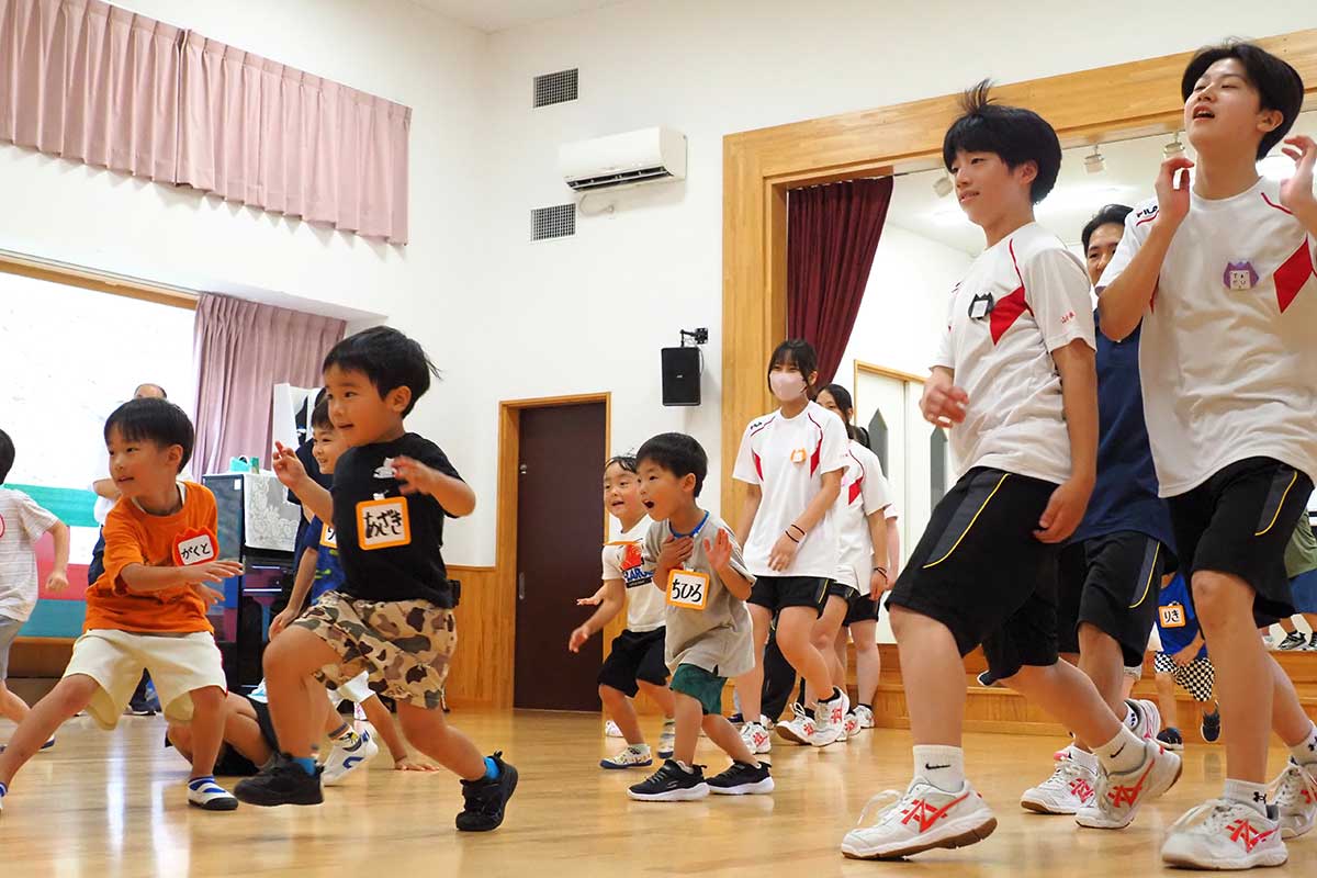 園児も高校生も本気で楽しむ鬼ごっこ