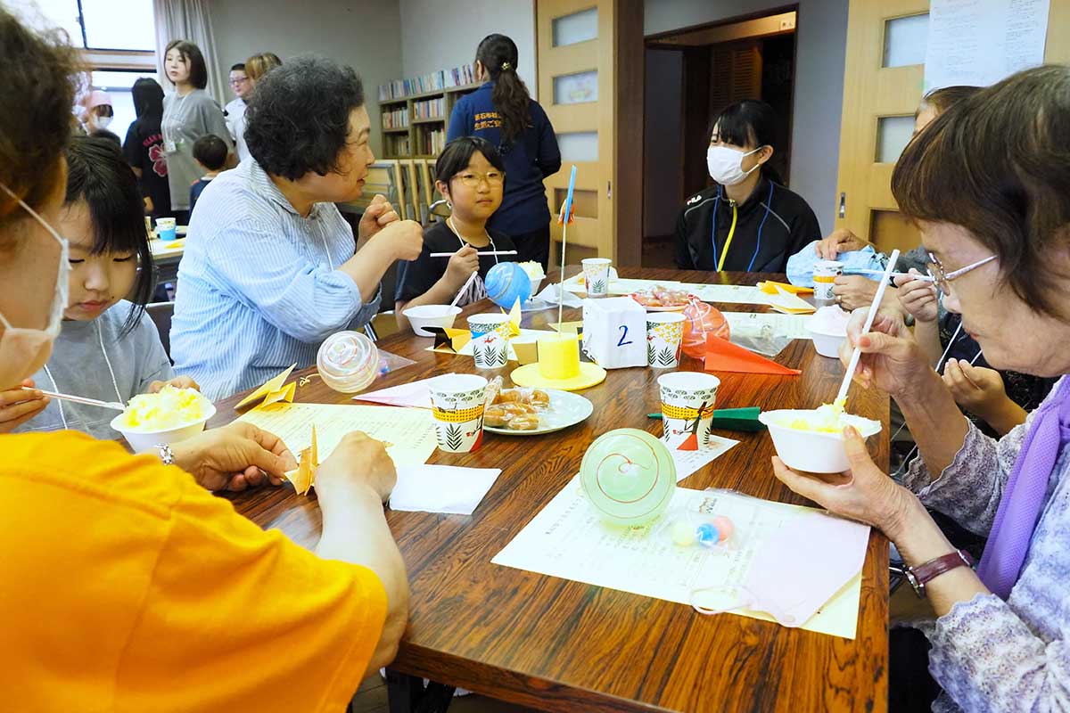 釜石商工高生が企画運営を担当した「平田つながるカフェ」=8月1日