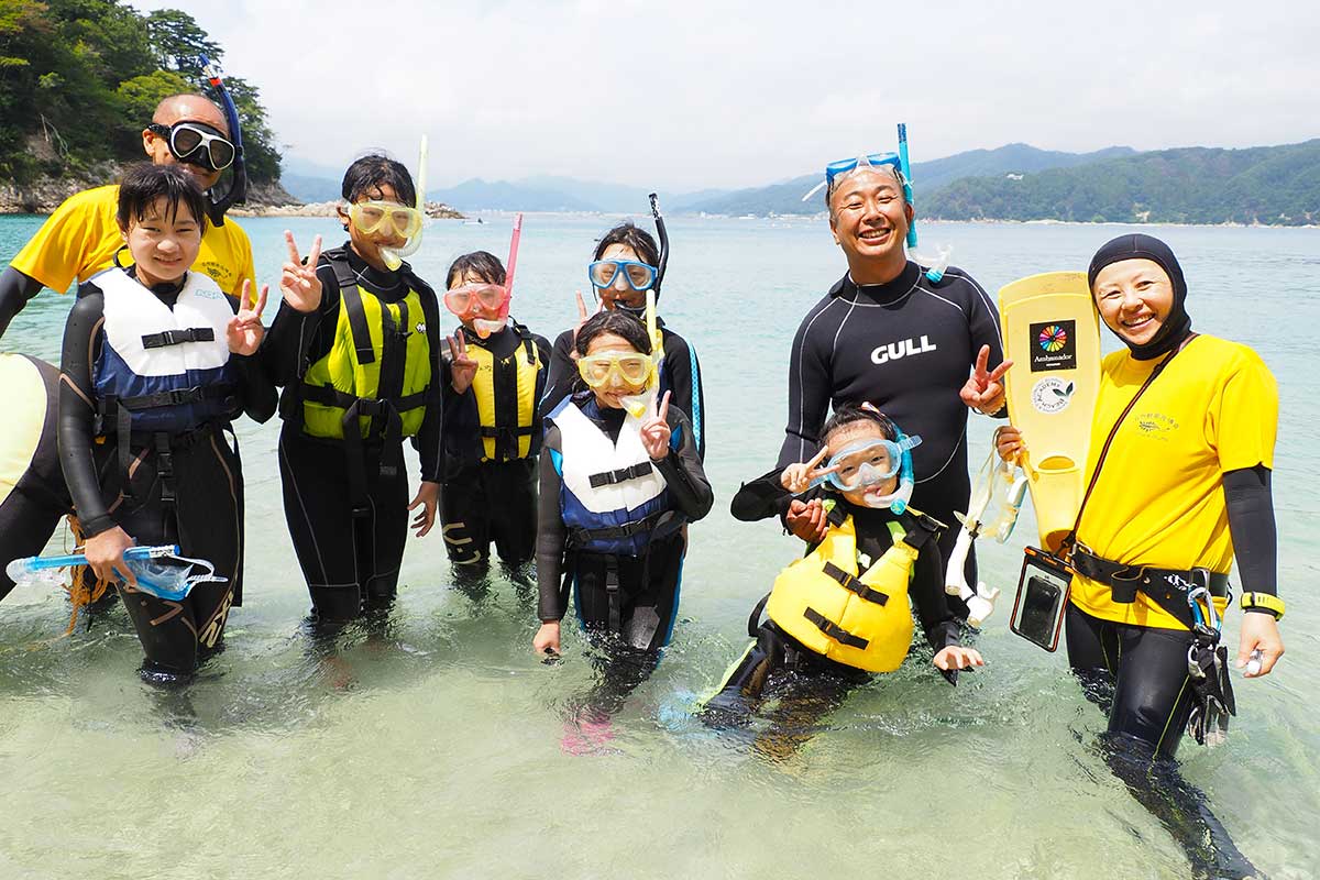 シュノーケリングヘGO!水中で生き物探しを楽しむ
