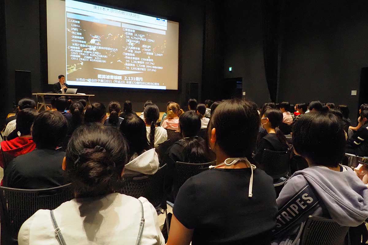 釜石PITで行われた復興まちづくりに関する講話