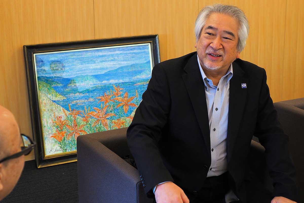 市民に親しまれるハマユリを題材に作品を制作した石森さん
